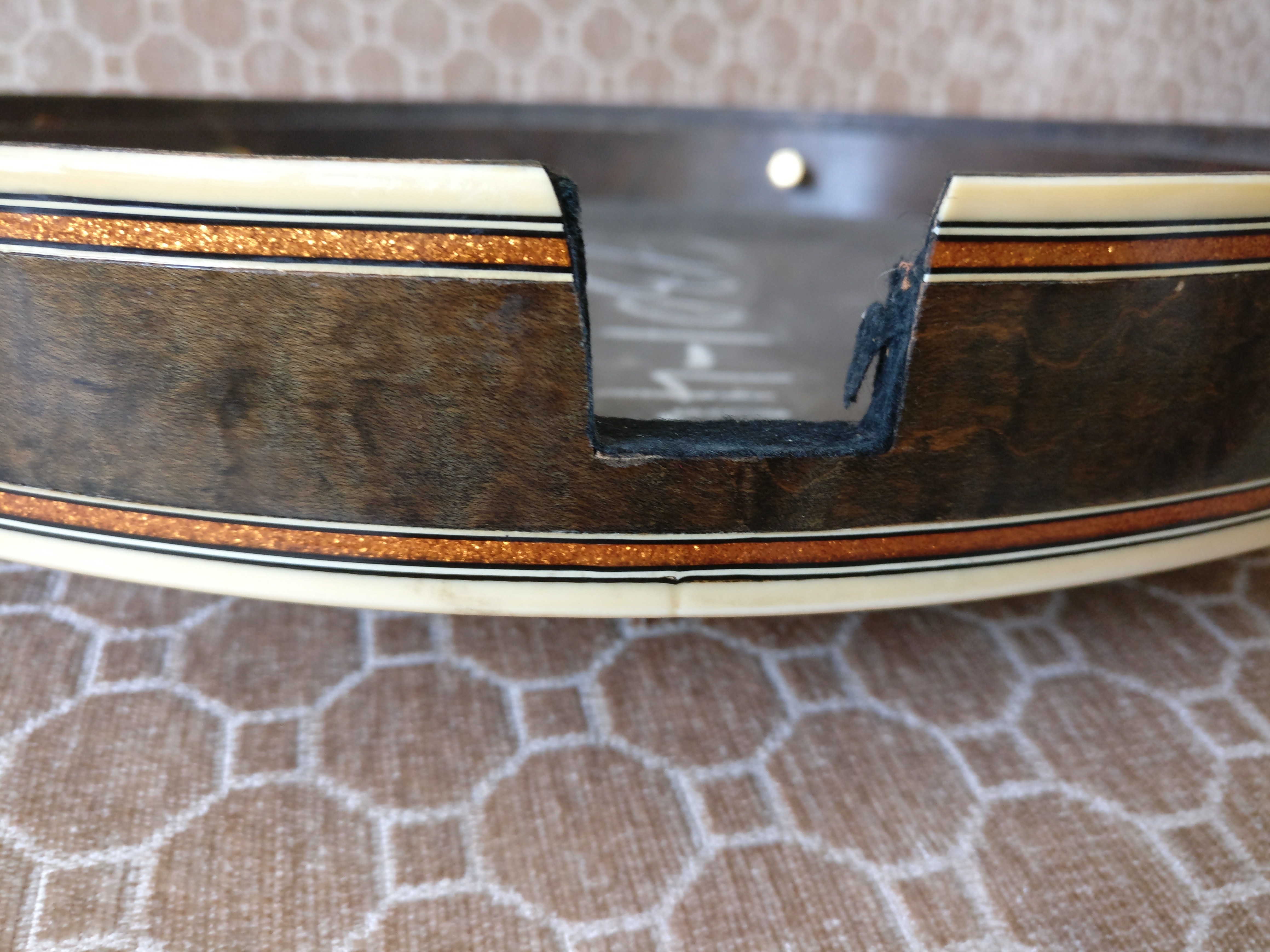 Resonator notch